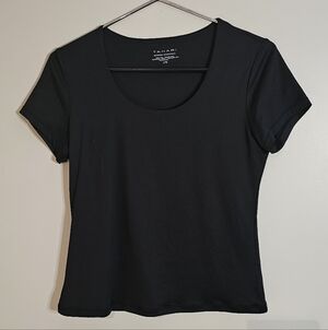 TAHARI Essentials Black Large T-shirt